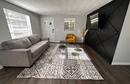 Downtown Zephyrhills House | Cozy Retreat Near Downtown Zephyrhills