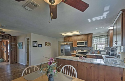 Palacios House | Cozy Retreat On Matagorda Bay with 360' Lighted Pier. Fishing