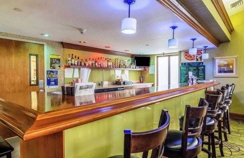 Cranberry Township Hotel | Cozy Retreat Near Pittsburgh & Local Attractions