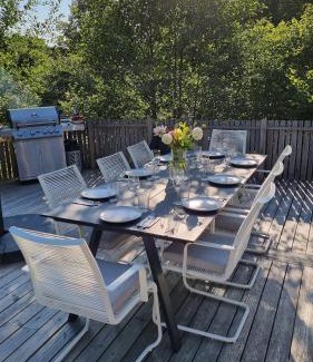 Hjarnarp Villa | Cozy Retreat with Modern Charm
