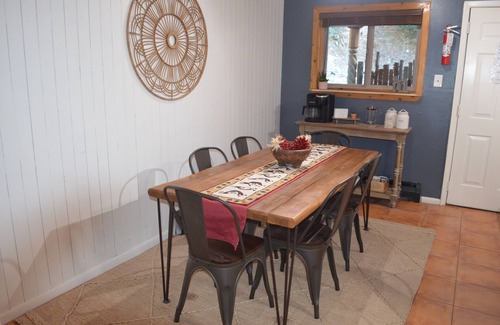 Arroyo Seco Condo | Cozy riverfront condo 4 miles from ski lifts