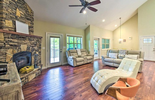 Dahlonega House | Cozy Riverside Dahlonega Home with Kayaks and Fire Pit