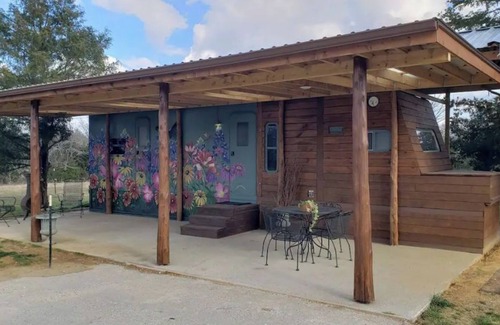 Greenville House | Cozy Romantic Secluded Private Country Chic Tiny House on 5 acre farm.