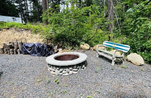 Roslyn Ridge Cabin | Cozy Ronald Lake Cle Elum Summer Oasis