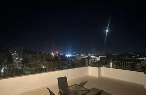 Suwailih Apartment | cozy rooftop near al services 24