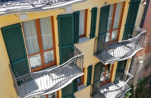 Nesso House | Cozy room 5 with terrace overlooking the lake, near the famous Nesso gorge.