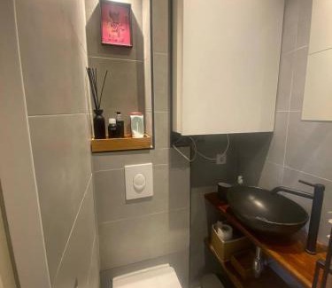 Helmersbuurt House | Cozy Room in Oldwest with private bathroom