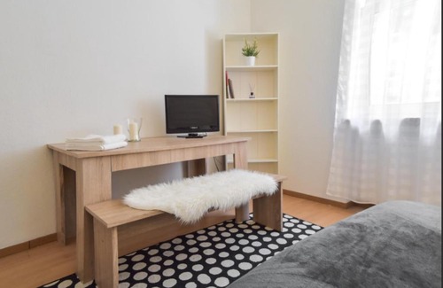 Heslach House | Cozy Room in Stuttgart near Center with shared Bathroom and Kitchen