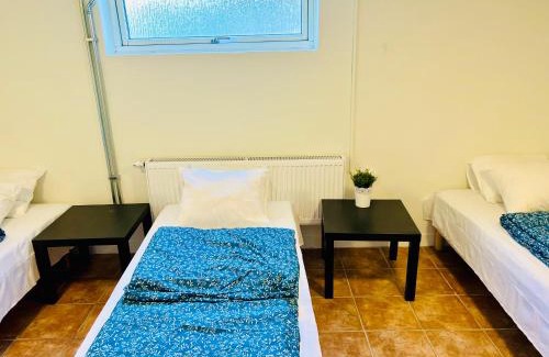 Dammhagen Apartment | Cozy room with 3 single bed in Landskrona
