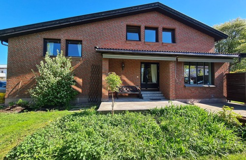 Lillestrom House | Cozy Room with Private Bath in DT Serene Villa near Oslo | Lillestrøm K4