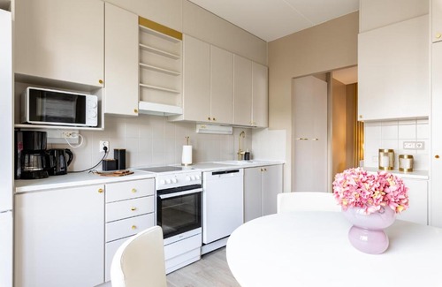 Tampere Apartment | Cozy Room x Aurora Lights