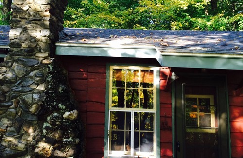 Glendale Cottage | Cozy rustic cottage minutes away from Tanglewood and Stockbridge center