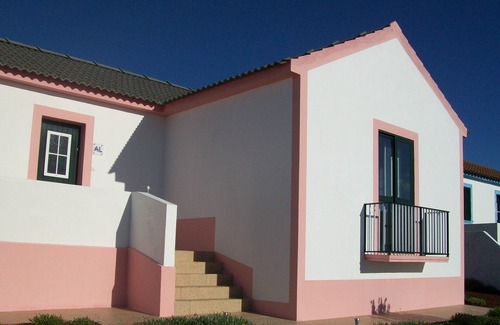 Madalena House | Cozy rustic house with sea and mountain views