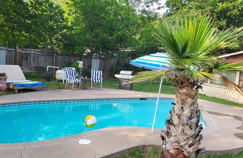 Park Ridge House | Cozy RV in amazing Austin with AC, WiFi, Swimming Pool
