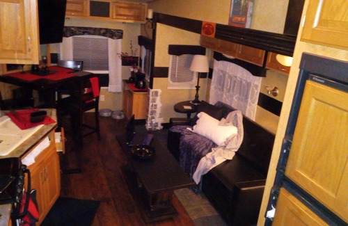Hochatown House | cozy RV in beautfull BROKEN BOW OKLAHOMA