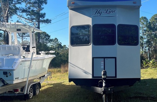 Port Malabar House | Cozy RV in Palm Bay, FL with pool access!