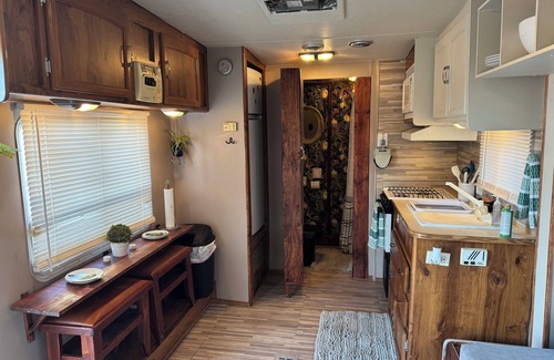 Truth or Consequences RV Rental | Cozy Rv Park located on 21 acres overlooking Elephant Butte with beautiful pool