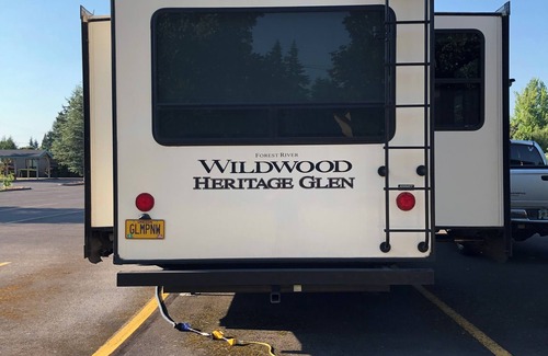 Cheyenne House | Cozy RV with 2 sleeping areas & WiFi, AC in Cheyenne or your favorite camp site.