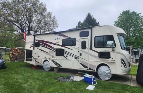Pierceton House | Cozy RV with AC and WiFi in Serene Pierceton Yogi Bear Jellystone Park