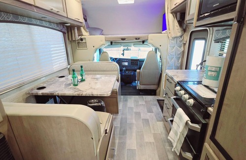 Southgate House | Cozy RV with WiFi in fantastic Portland