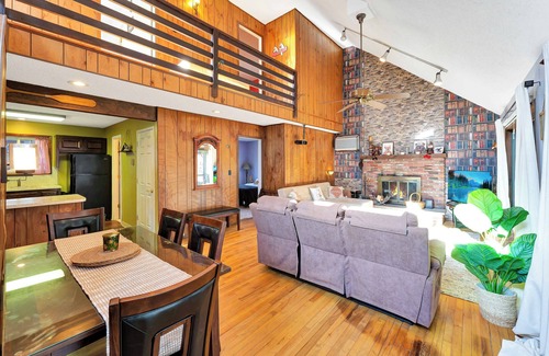 East Stroudsburg House | Cozy Scenic Mountain Getaway Hot Tub, Sauna & Game Room near Bushkill & Shawnee
