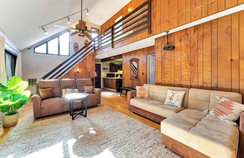 East Stroudsburg House | Cozy Scenic Mountain Getaway Hot Tub, Sauna & Game Room near Bushkill & Shawnee