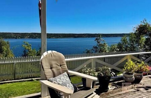Hurum House | Cozy sea cabin with a great view