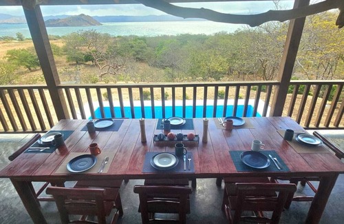 La Cruz Villa | Cozy Seafront Retreat in a wonderful biological spot