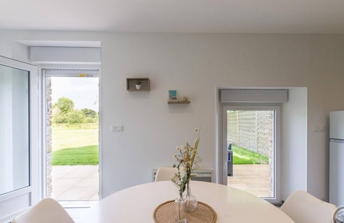 Anneville-sur-Mer Cottage | Cozy Seaside Cottage with Private Garden and Terrace, Near Protected Havre de Geffosses