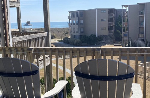 Duck Condo | Cozy Second Floor Unit in Oceanfront Condominiums
