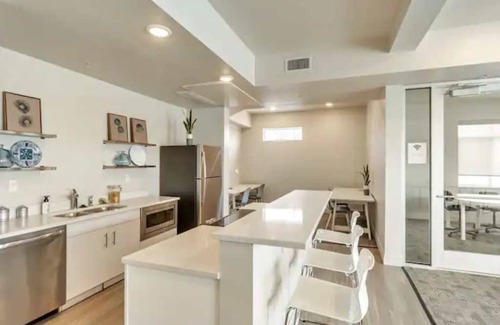 Salt Lake City Apartment | Cozy*Secure*Easy Ski Access*Hot Tub*Gated Parking