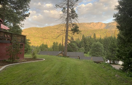Camp Nelson Cabin | Cozy Sequoia Mountain Cabin Getaway