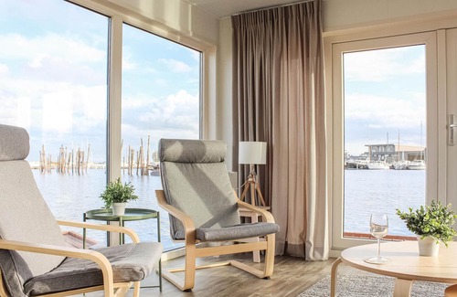 Municipality of Aalsmeer Boat Rental | Cozy ship in Aalsmeer with WiFi