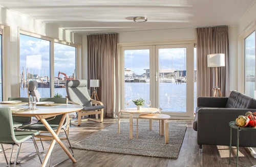 Municipality of Aalsmeer Boat Rental | Cozy ship in Aalsmeer with WiFi