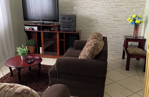 Indaiatuba House | Cozy simplicity.