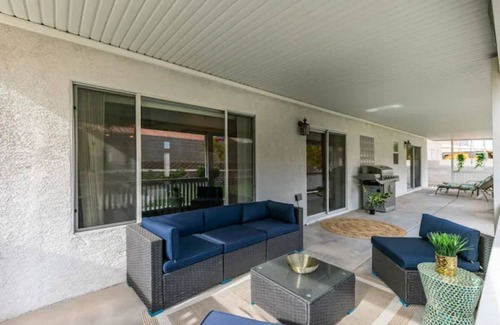 Silverado Ranch House | Cozy Single Story Home in the Heart of Las Vegas