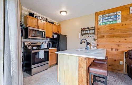 Jefferson Township Condo | Cozy Ski Condo with Pond View