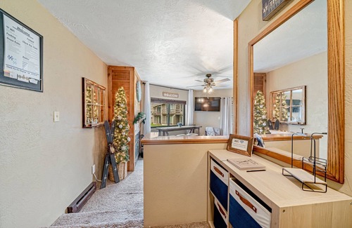 Jefferson Township Condo | Cozy Ski Condo with Pond View