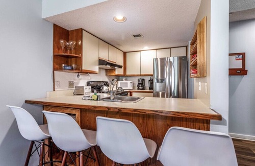 Ludlow Condo | Cozy Slopeside Escape - Ski-In/Out Condo at Okemo