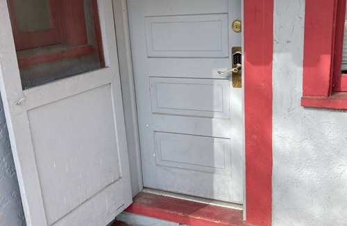West University Cottage | Cozy Small Cottage Downtown - Walk to University of Nevada Reno
