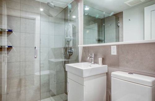 Columbus Apartment | Cozy South End Studio near T, Shops + Dining, by Blueground
