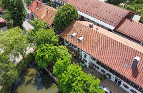 Munchen District Apartment | Cozy, spacious attic studio, only 24 KM from Munich center