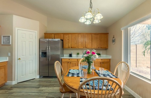 Gateway Ranch House | Cozy & Spacious 3BR Pet Friendly Single-Story Big Backyard near SanTan Mall