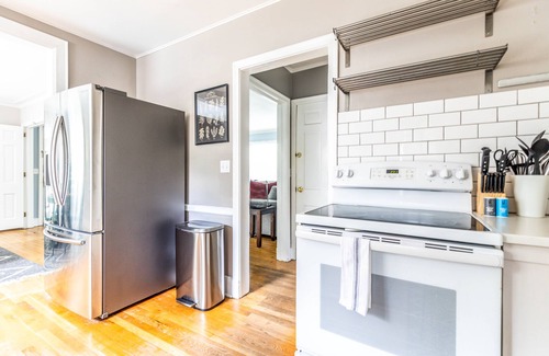 High Point House | Cozy spacious home near HP University and the world-renowned Furniture Market.