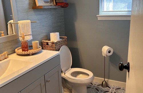 Osceola House | Cozy spacious room with private bathroom