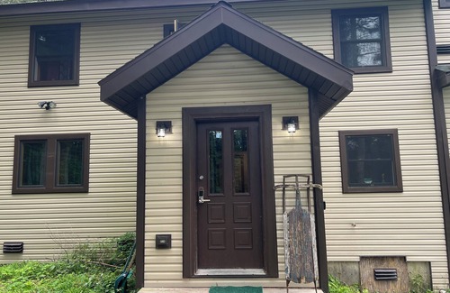 Gilboa House | Cozy & Spacious Upstate Lakefront Getaway w/Private Dock Only 2.5 Hrs from NYC