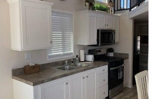 Hurricane House | Cozy Stay in a Fun Tiny Cottage! BRAND NEWn