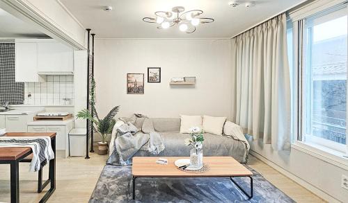 Daeheung-dong Villa | Cozy stay near hongdae & sinchon station 4min for max 6