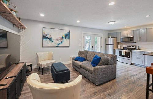 Sandy Apartment | Cozy Stay w/ Bunk Bed and Game Room