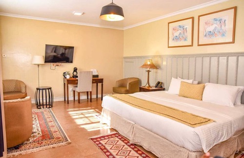 Gigiri Hotel | Cozy Stead Studio Suite UN District Nairobi Kenya Near Village Market